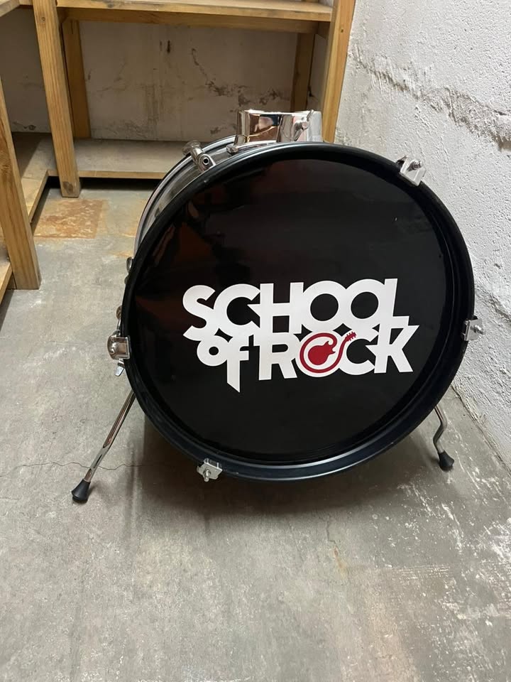 REMATE - Bombo Powerdrums 16" negro + parche School of Rock