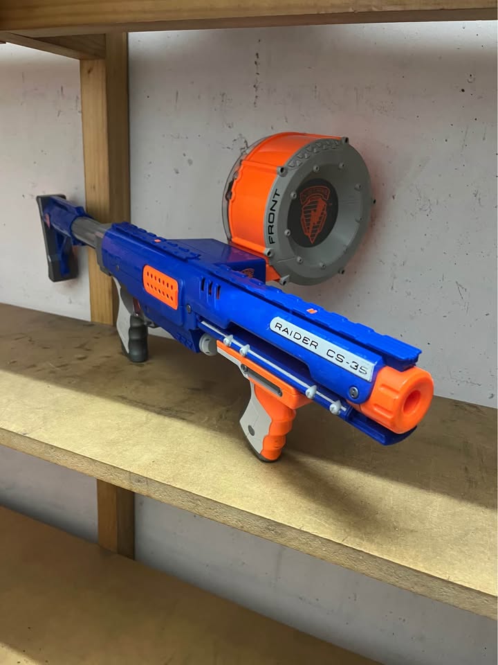Lanzador Nerf Raider CS-35 con tambor de 35 dardos