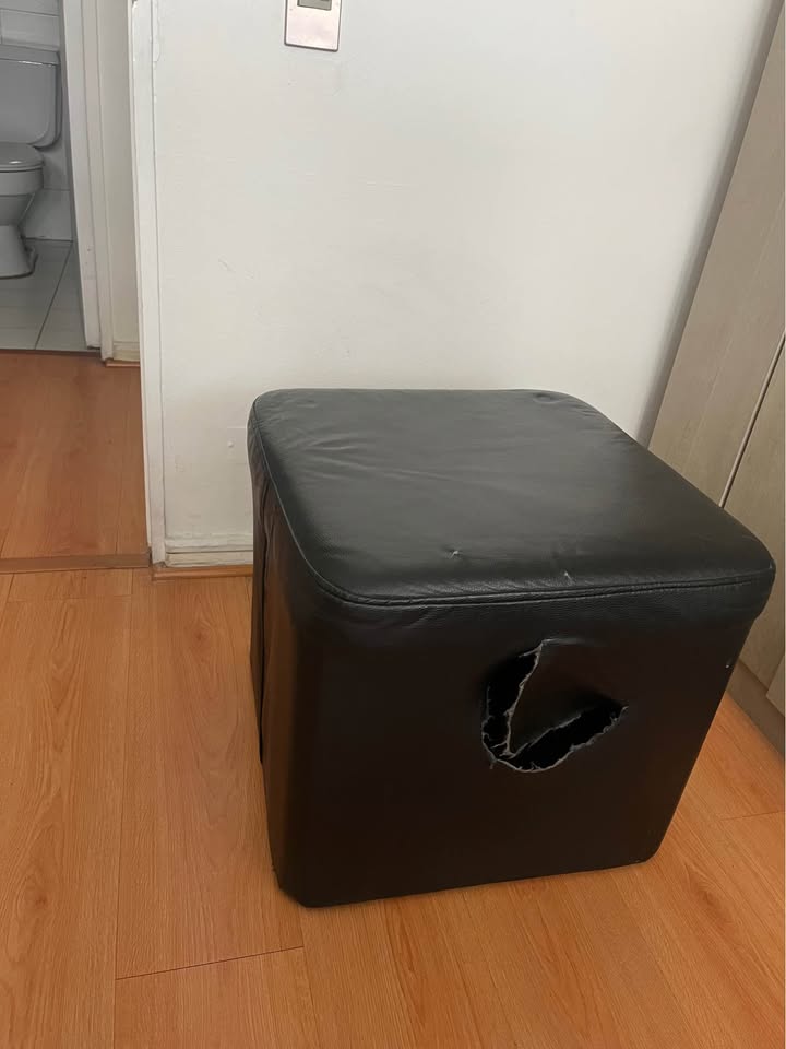 Puff negro de ecocuero
