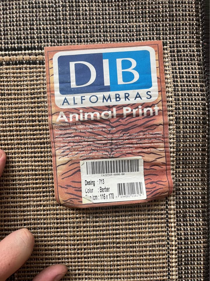 Alfombra minimalista - DIB