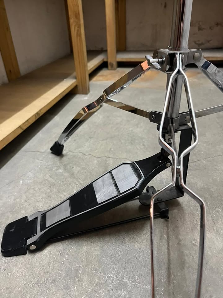 Remate - Pedal Hi-Hat para batería – completo y en buen estado