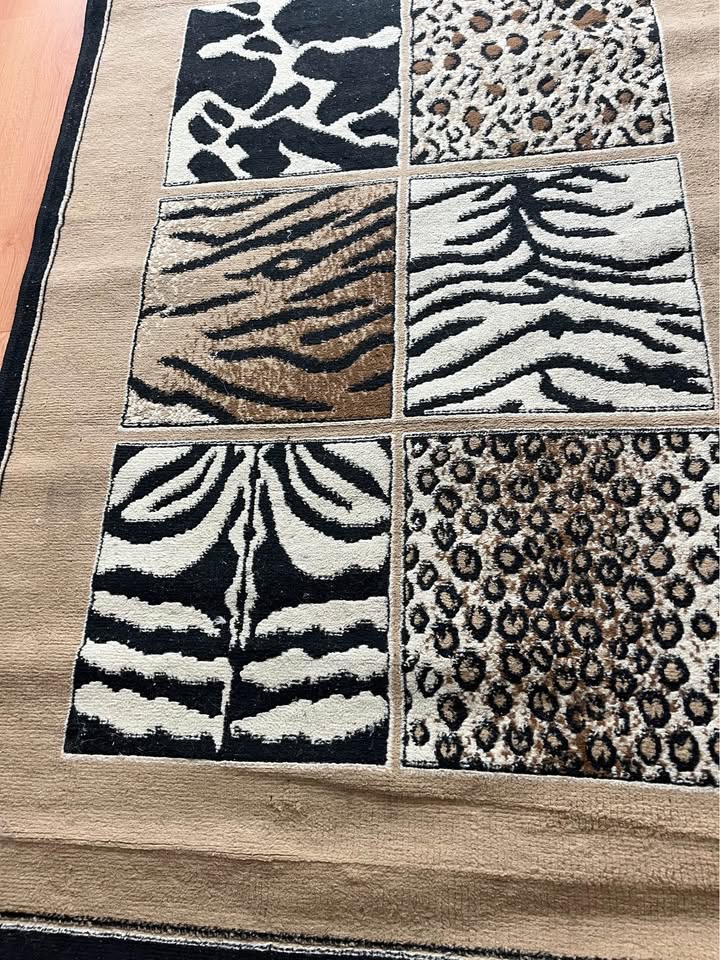 Alfombra minimalista - DIB