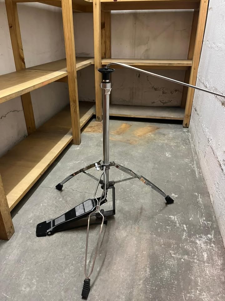 Remate - Pedal Hi-Hat para batería – completo y en buen estado