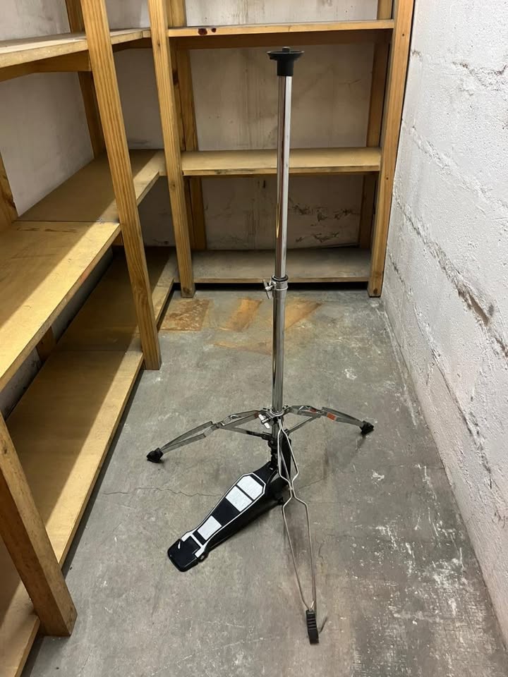 Pie de Hi-Hat con pedal (soporte charles)