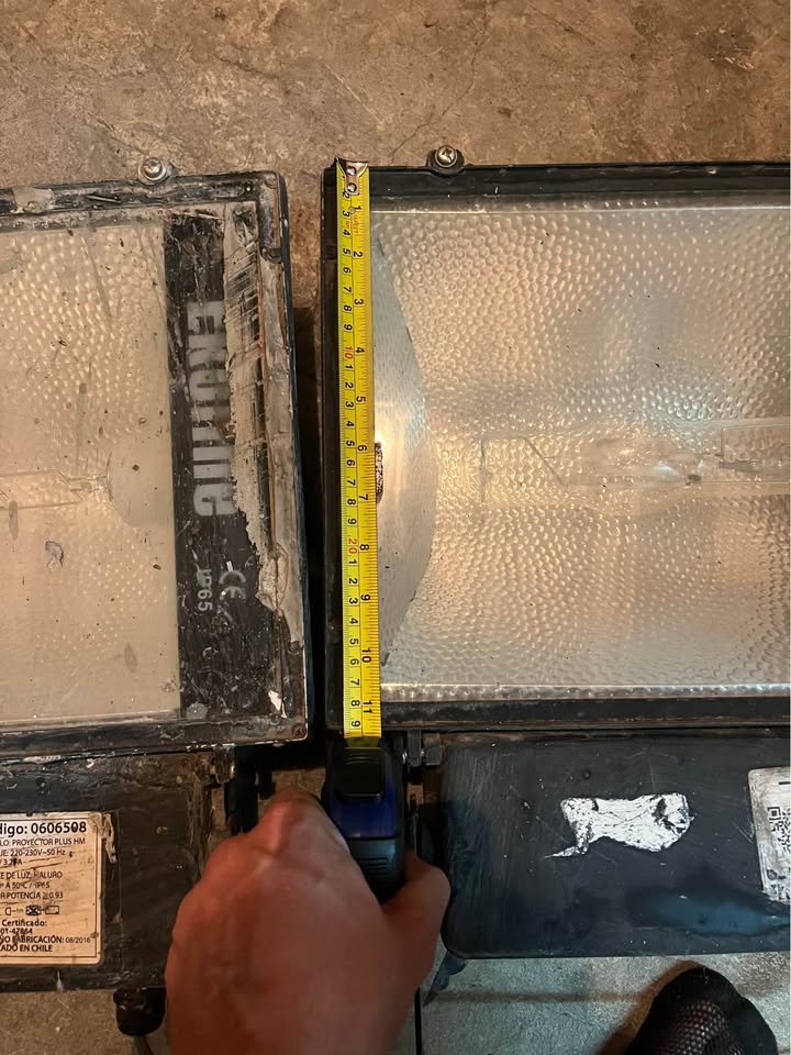 Focos alógenos industriales Ekoline (reflectores exteriores)