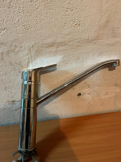 Llave monomando de cocina (grifería cromada)