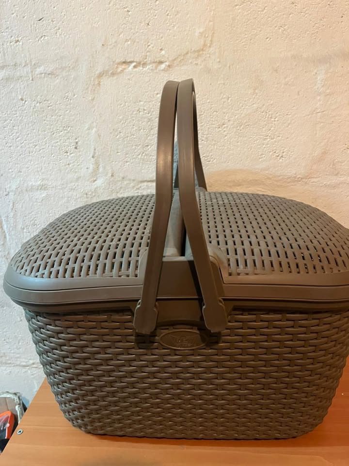 Canasta de Picnic con diseño de Ratán
