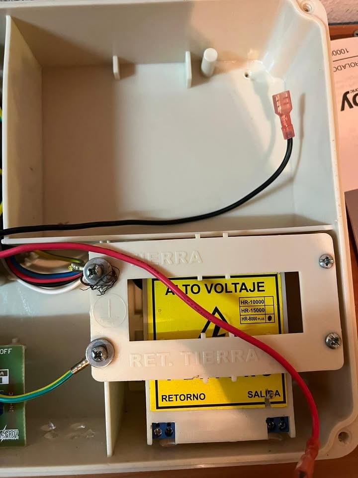 Energizador de cerco eléctrico Hagroy HR-8000 Plus