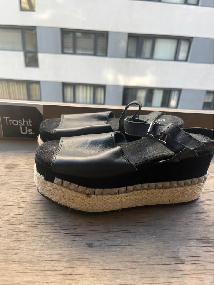 Sandalias Basement talla 35
