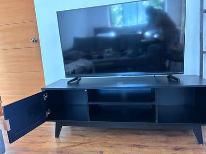 Rack negro con ratán